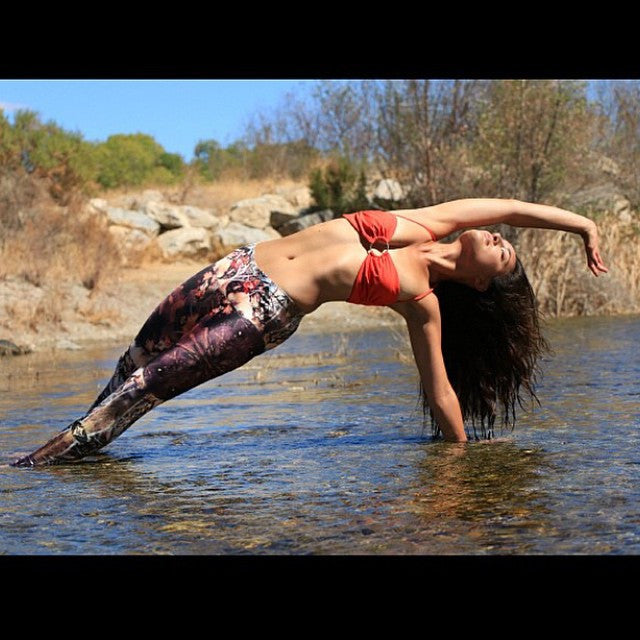 Spanish Dancer at the Moulin Rouge Legging