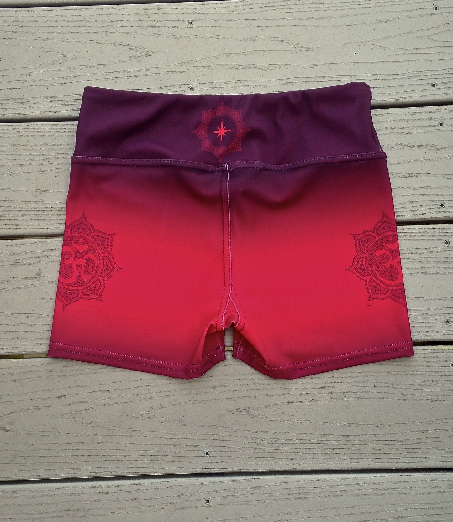 Ombre Om 3" Short